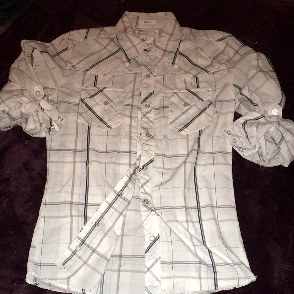 NWOT BKE Snap Down Long Sleeve Athletic Fit Dress shirt. Unisex or Men’s medium